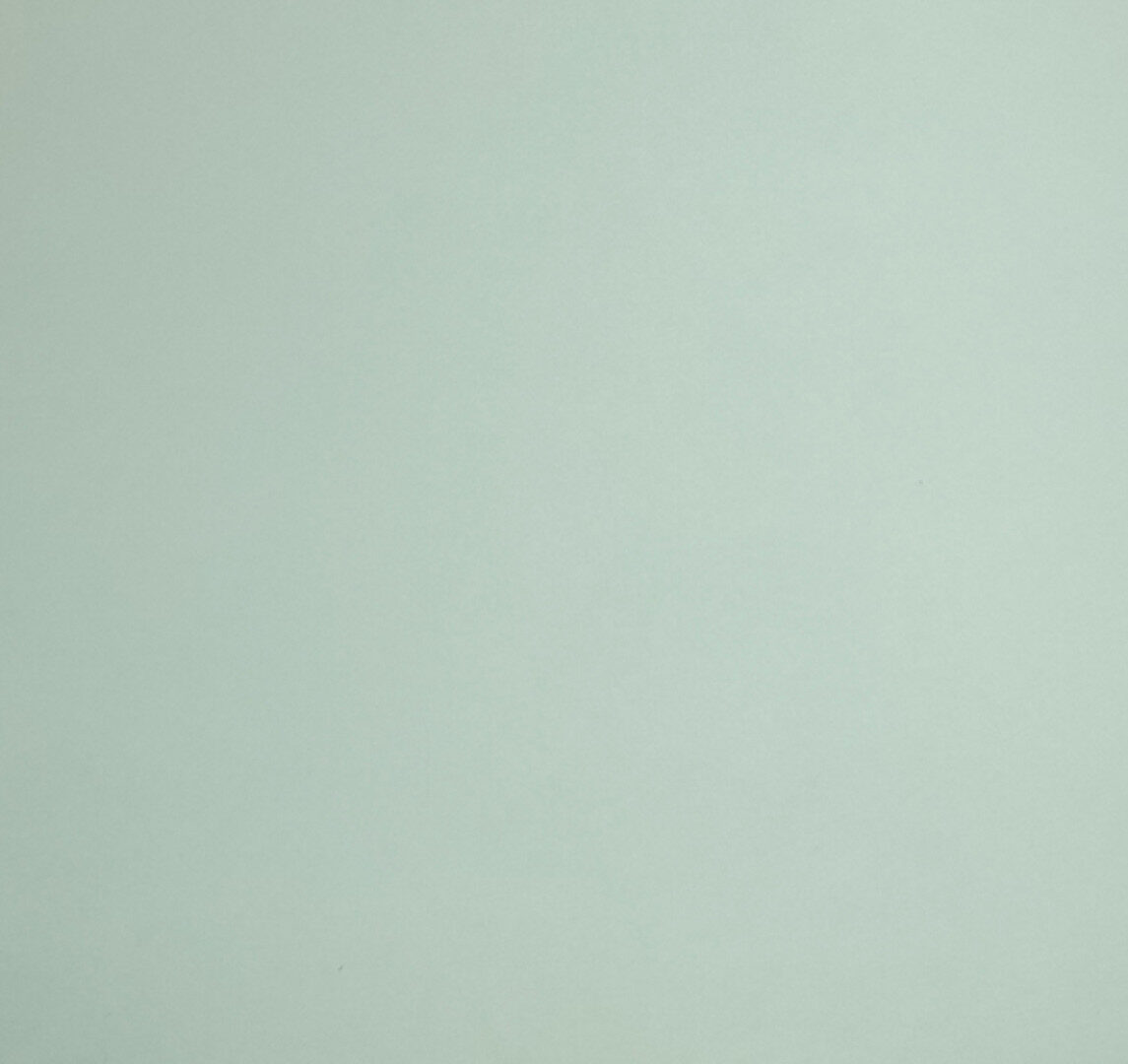 BASIC + matt fehér papír-tapétás falburkolat 2,7 m